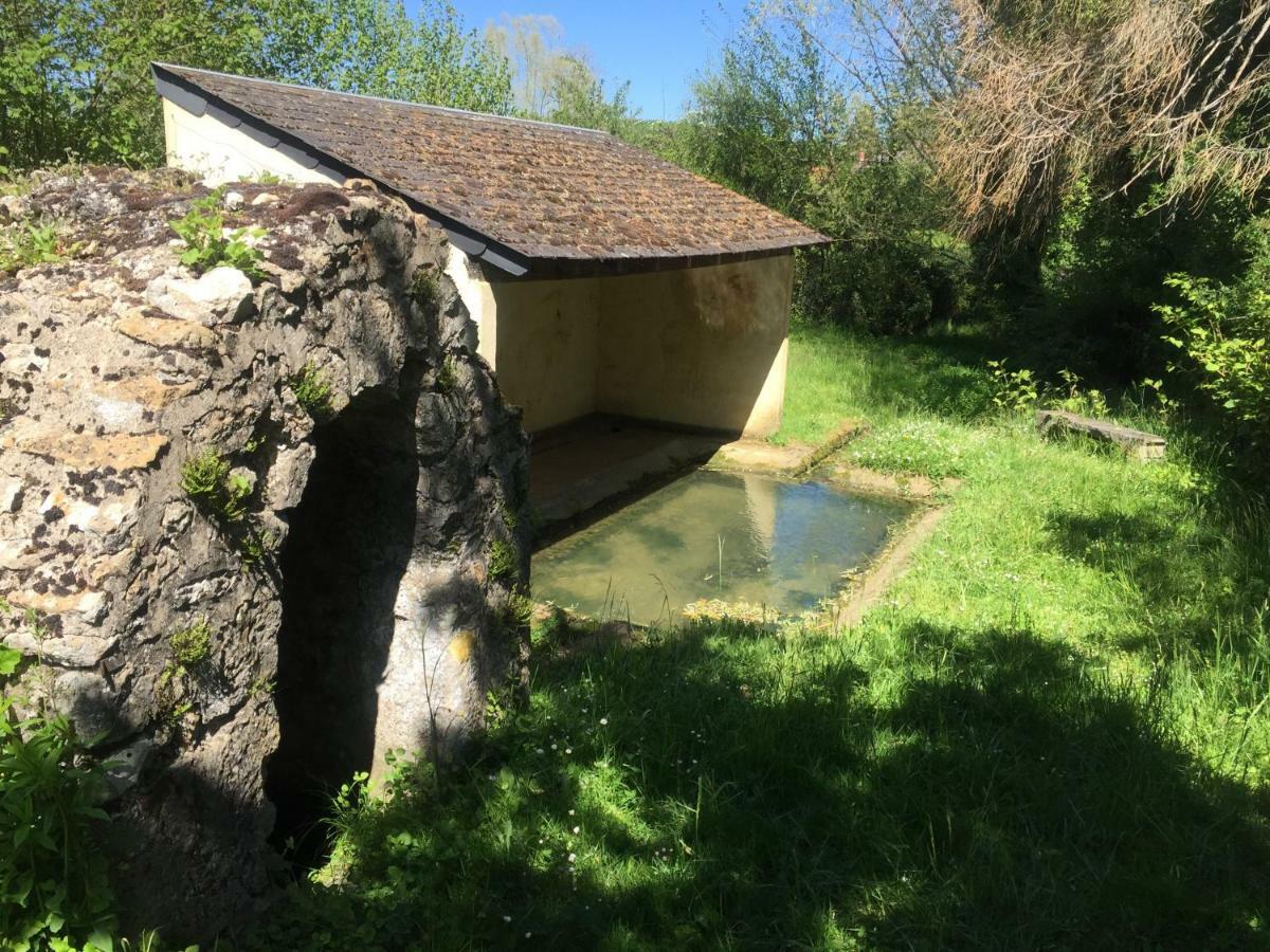 La Parisienne Des Amognes Bed & Breakfast Montigny-aux-Amognes Exterior photo